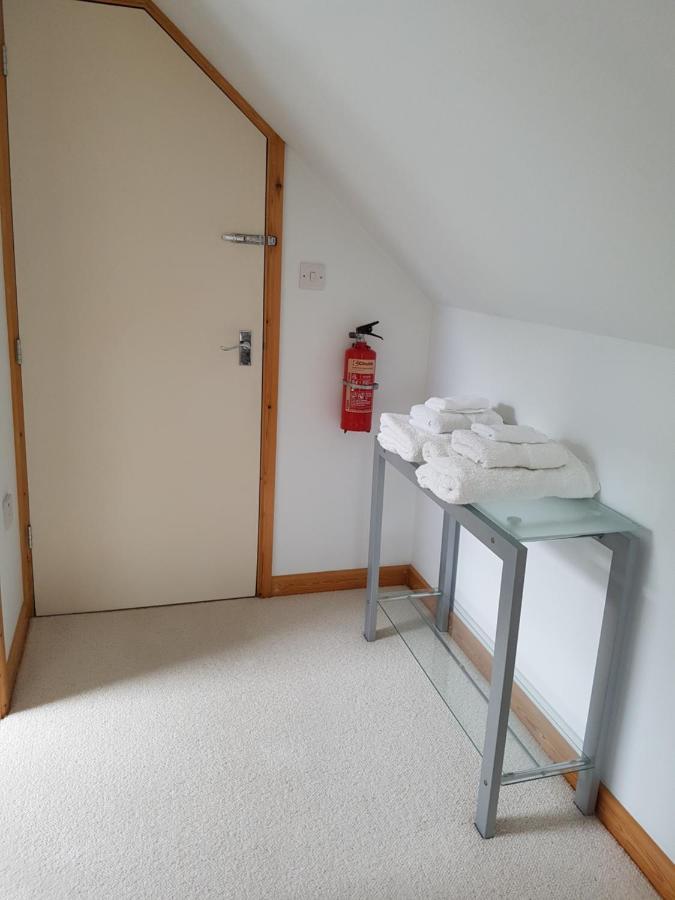 Meadow Oak Accommodation ボドミン エクステリア 写真